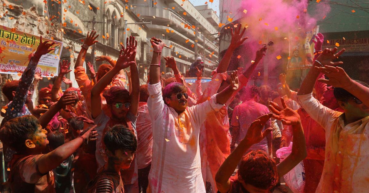 Learn about spring festivals in India from students visiting Scottsbluff