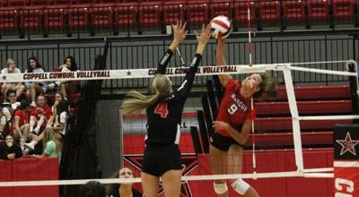 Wildcats lose volleyball playoff opener in five sets