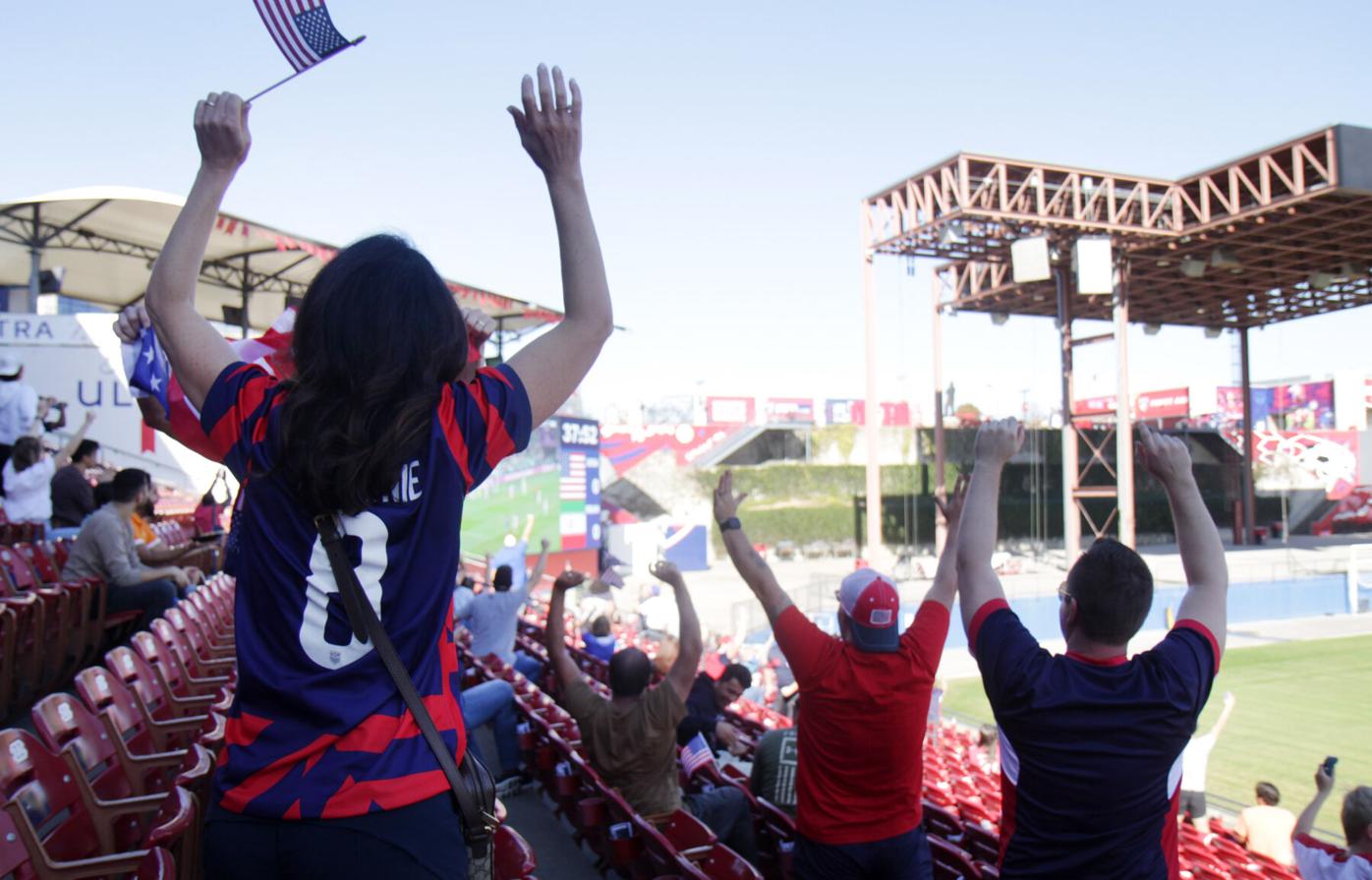 40,000 baseball fans crowd Texas stadium - World Socialist Web Site