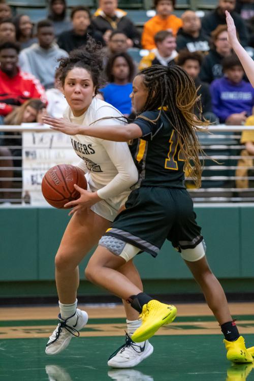 Lone Star sophomore Kyla Deck