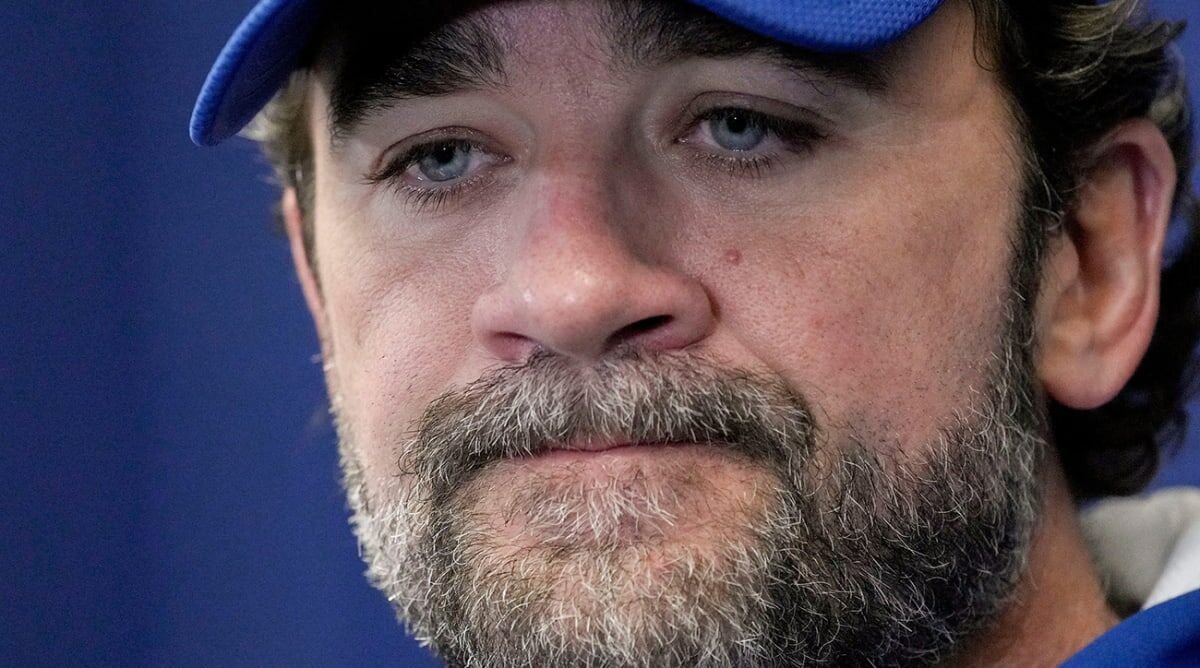 Colts fans are hoping their latest stunt convinces Jim Irsay not to hire  Jeff Saturday