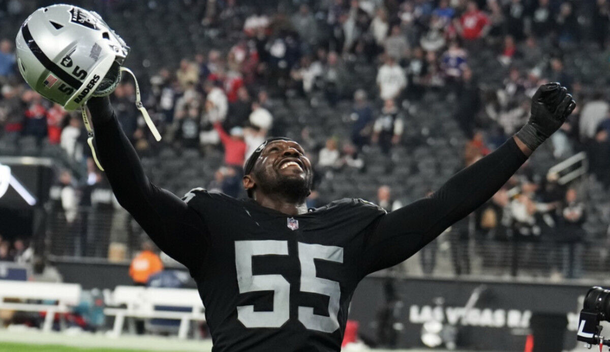 Sacks finally come for Raiders pass rusher Chandler Jones