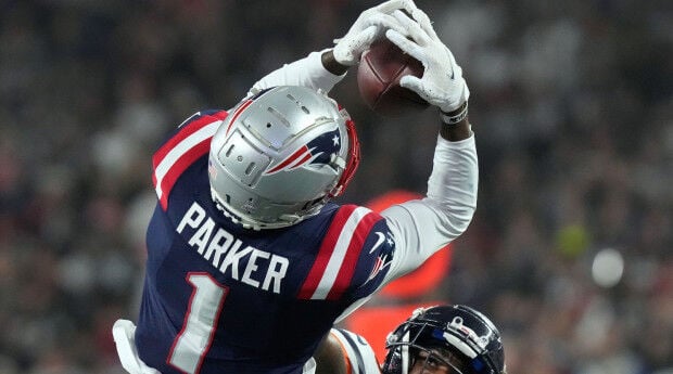 Patriots, WR DeVante Parker Agree to Three-Year Contract, per Report, National Sports