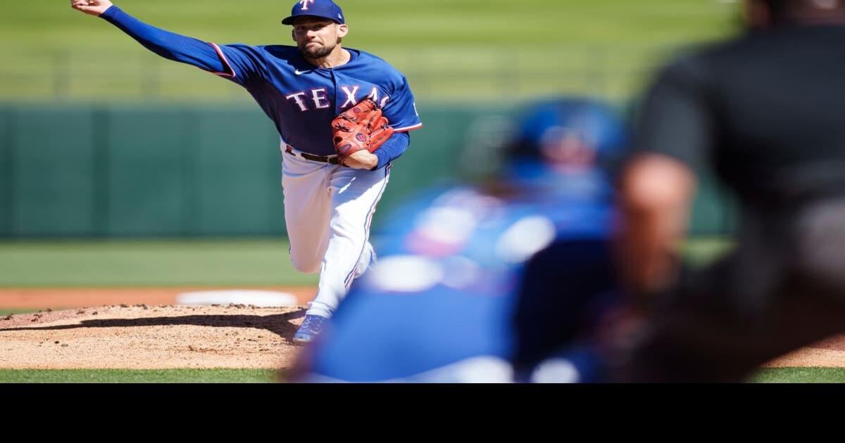 Rangers' Jacob deGrom throws, takes 'step in the right direction