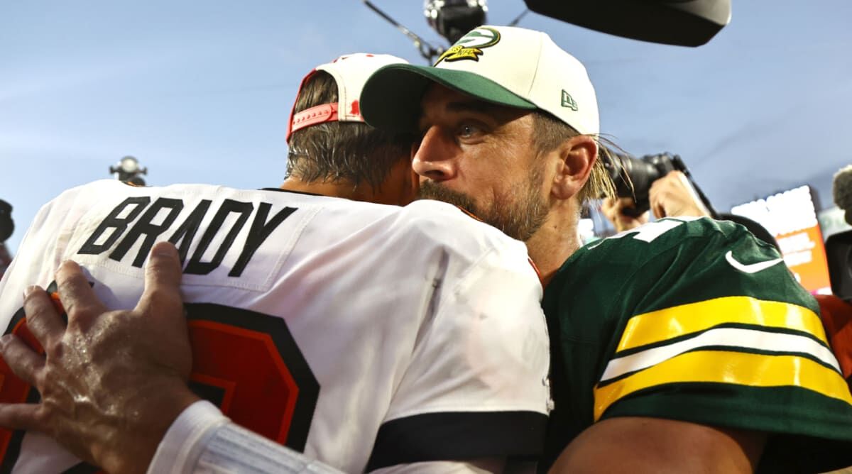 Aaron Rodgers denies jersey swap after loss to Lions, retirement