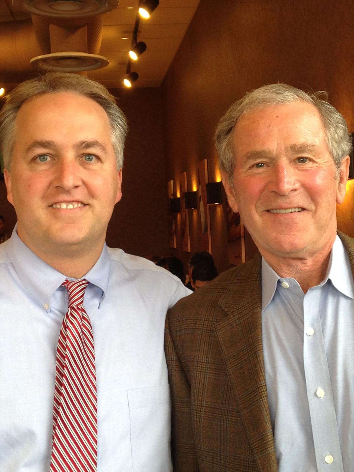 Flower Mound officials meet President Bush | The Leader ...