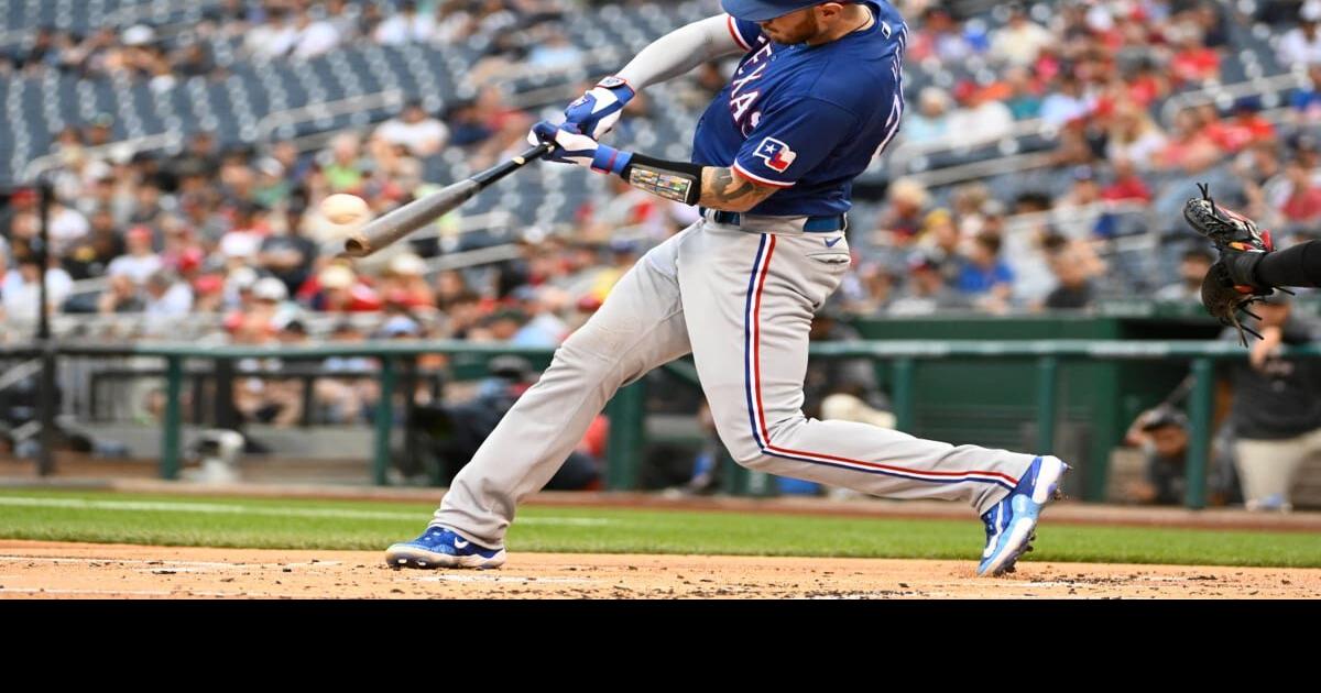 Rangers Jonah Heim Leaves Game With Injury, DFW Pro Sports