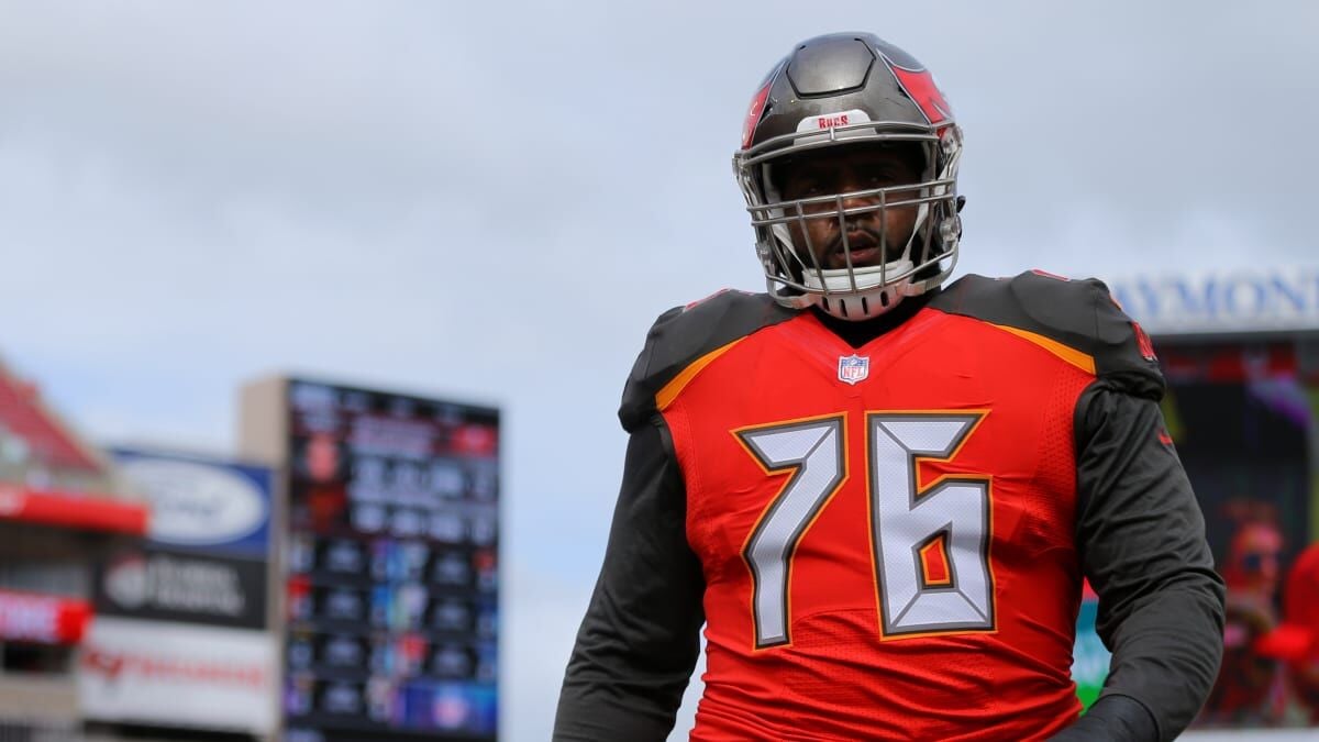 Tampa Bay Buccaneers offensive tackle Donovan Smith (76) looks to