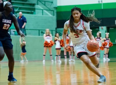 Horn Lee Lead The Pack Heading Into Stretch Run Sports