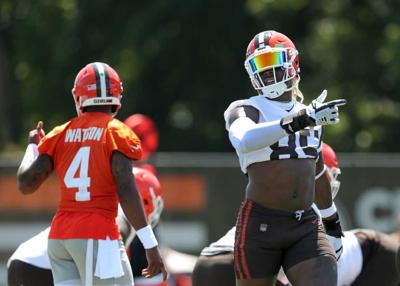 Fans in Disbelief Over Browns Star's Revealing Locker Room Outfit | National Sports | starlocalmedia.com