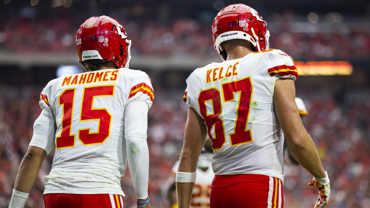 Patrick Mahomes, Travis Kelce Share Hilarious Moment During Chiefs