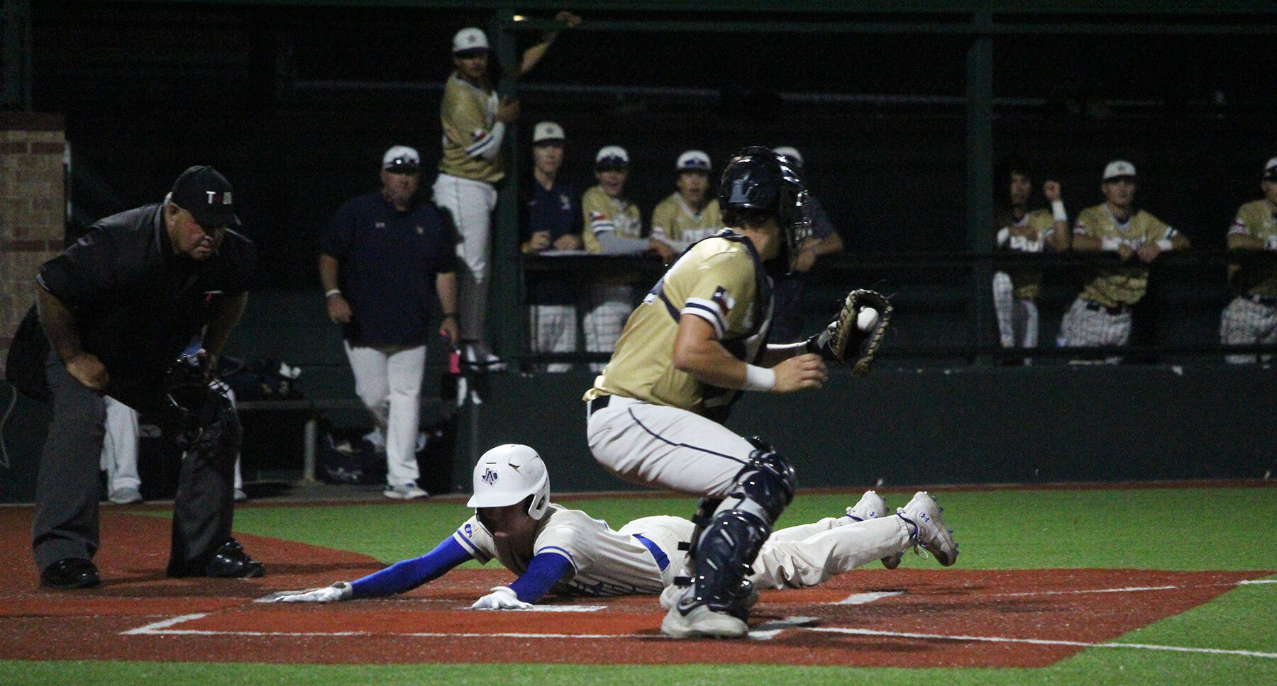 Allen capitalizes on Little Elm miscues, posts 5-0 win to sew up No. 2 seed in 5-6A