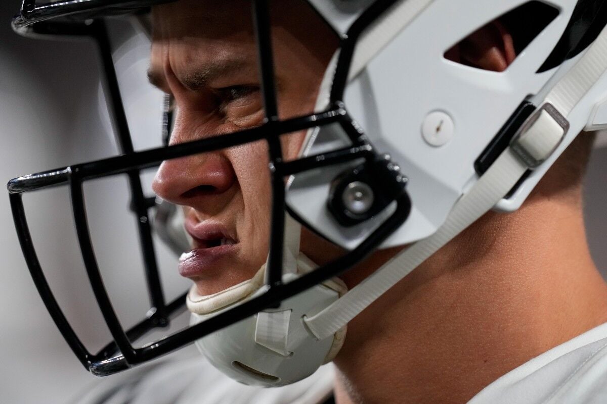 Joe Burrow's Super Bowl outfit ended up being extremely sad 