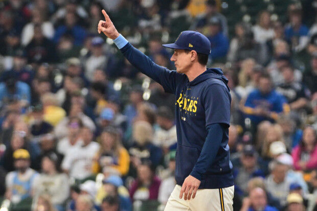 Craig Counsell to Set Milwaukee Brewers Record for Games as Manager - The  New York Times