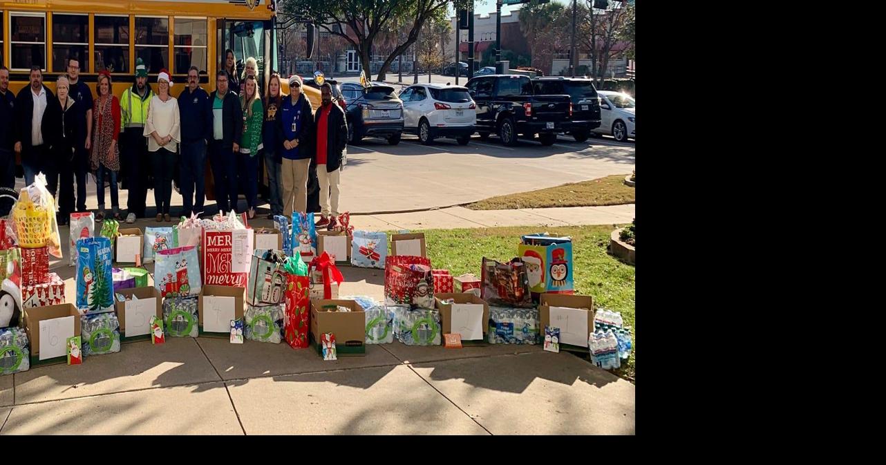 Mesquite ISD staff provide students with food, gifts News