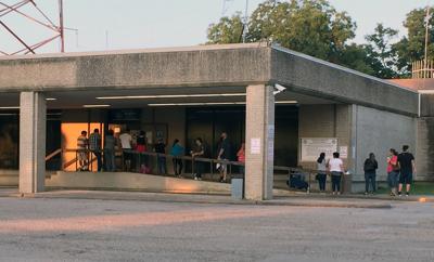 Texas Dps To Begin Phased Reopening Of Driver S License Offices Kxan Austin