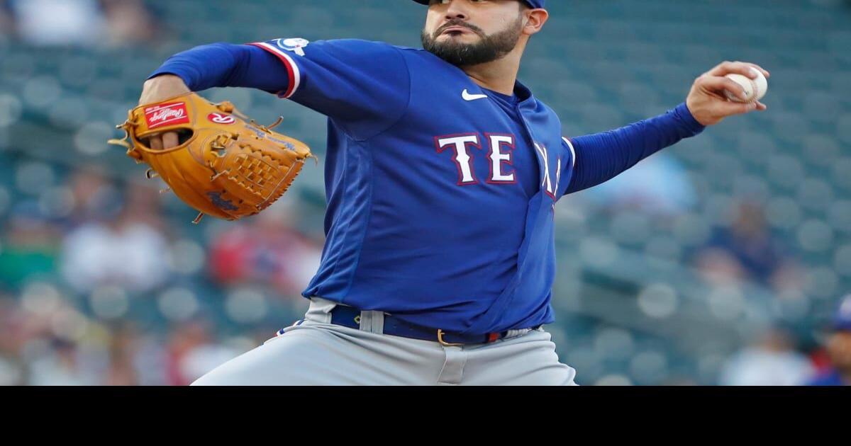 Texas Rangers pitcher Martín Perez dedicated Thursday night's game