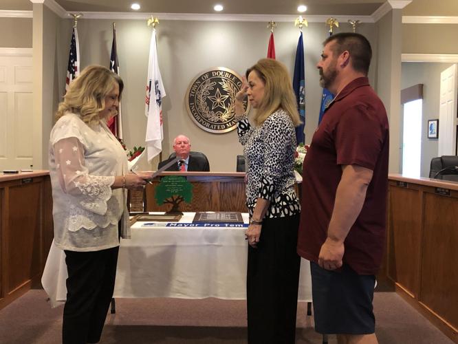 Double Oak mayor sworn in for last time