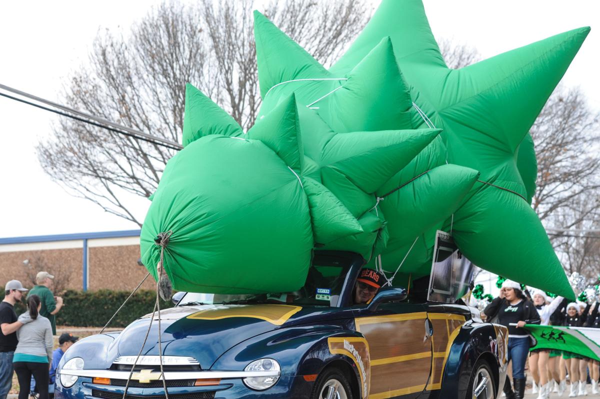 In Photos Plano Christmas Parade Plano Star Courier