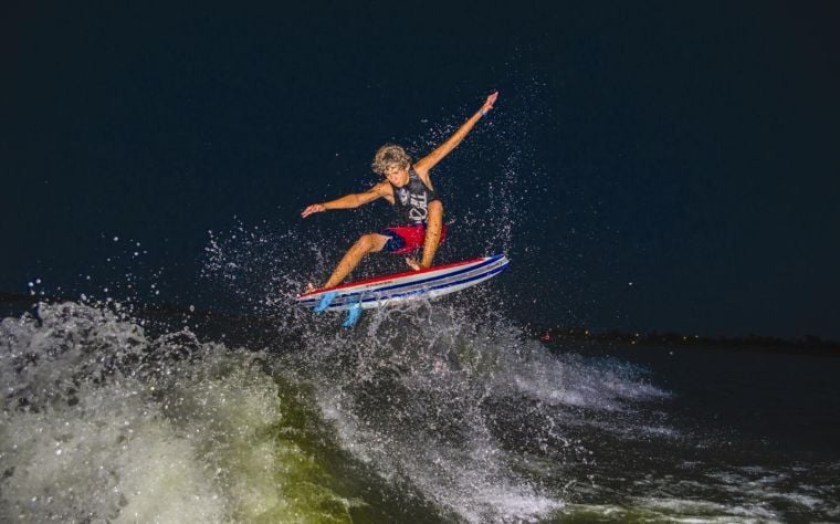 ウェイクサーフィン　wake surfing old ウェイクサーフィン wake surfing old