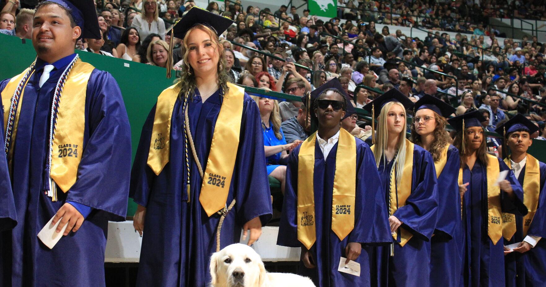 Congrats to the Little Elm Class of 2024! See 100+ photos from graduation - Vimarsana News