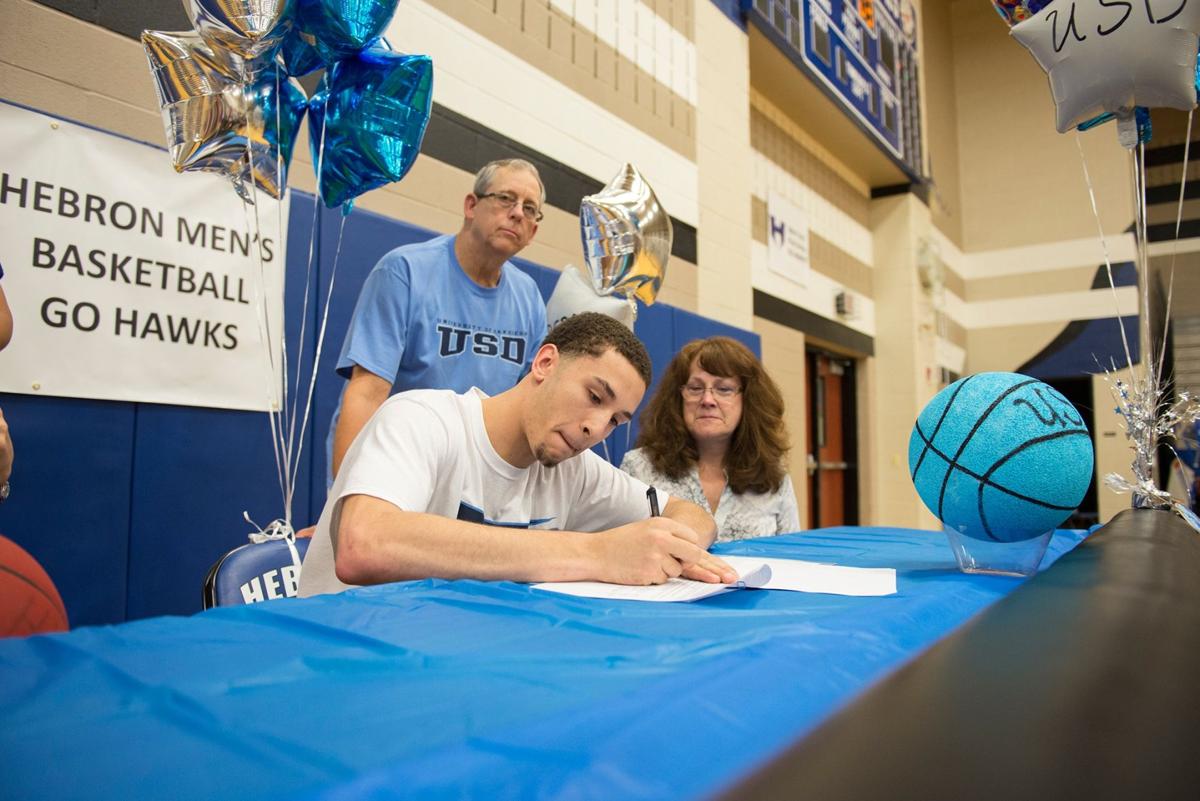 Due West Hebron Hoopster Williams Signs With San Diego Sports
