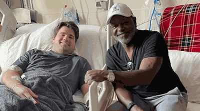 Cowboys Legend Emmitt Smith Visits 'Recovering Hero' Peyton Hillis