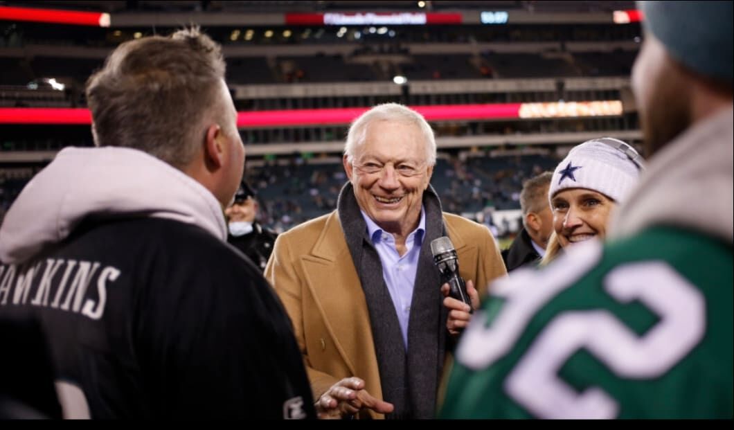 Cowboys: Jerry Jones butters up Eagles before putting them on