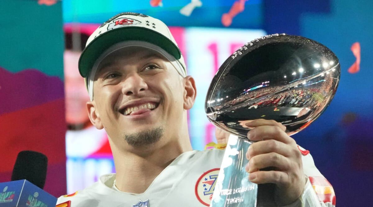 Chiefs, Bills open with best odds to win Super Bowl LVII