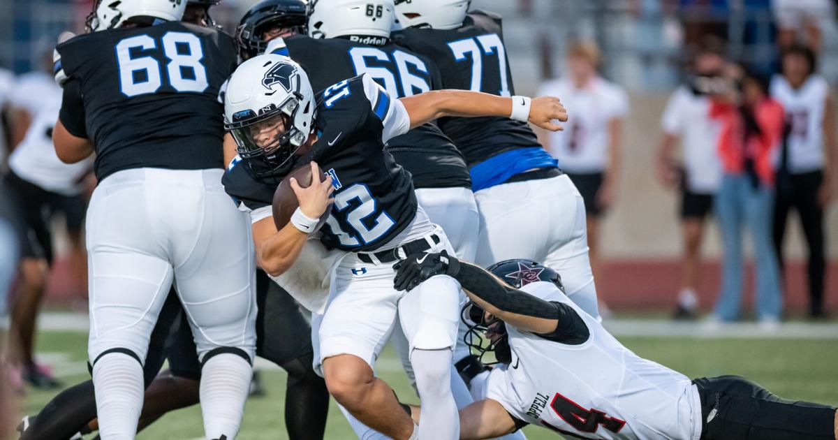 Hebron leaning on veteran QB to acclimate overall young offense