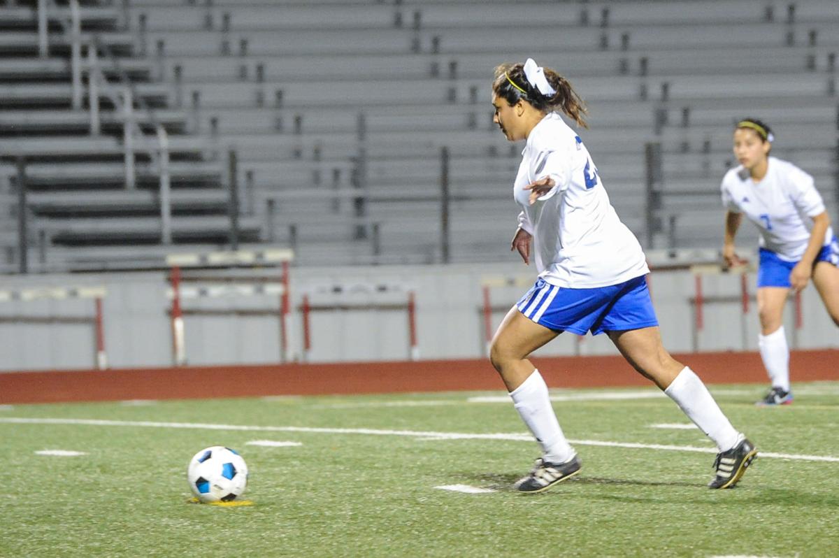 tough-enough-north-mesquite-digs-deep-to-down-rowlett-in-area-finals