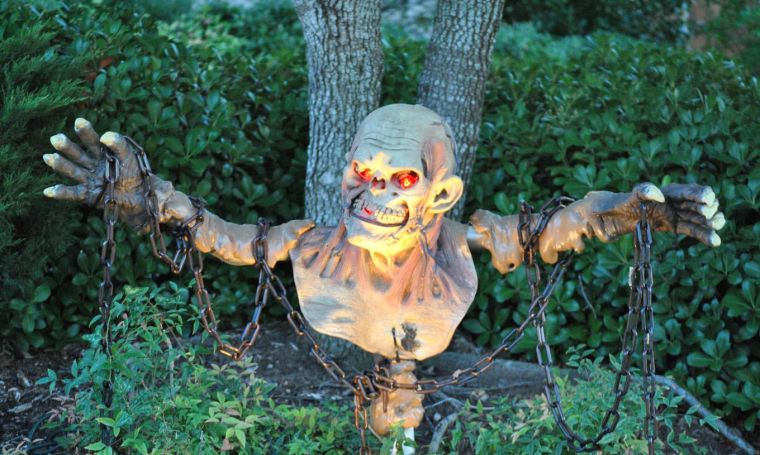 Spooky sights: Homemade Halloween creatures haunt yard | Frisco ...