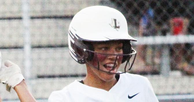 The Varistys (Part II): Awarding this year's best in Lewisville-area athletics; Top play, iron athlete, most improved recognized - Vimarsana News