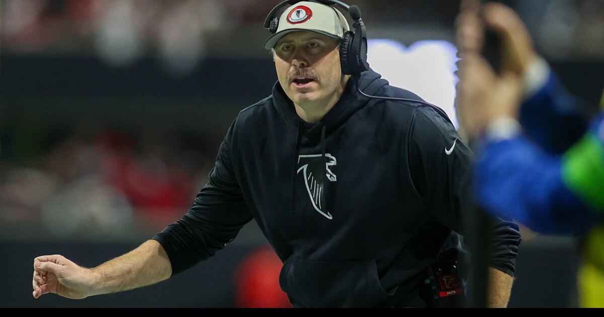 mark barron hits steve smith