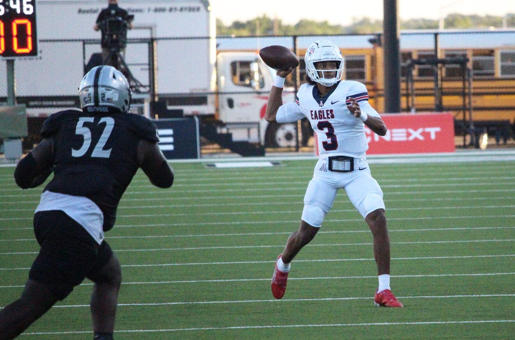 Guyer steals national spotlight, runs over Allen in ESPN2 clash Star