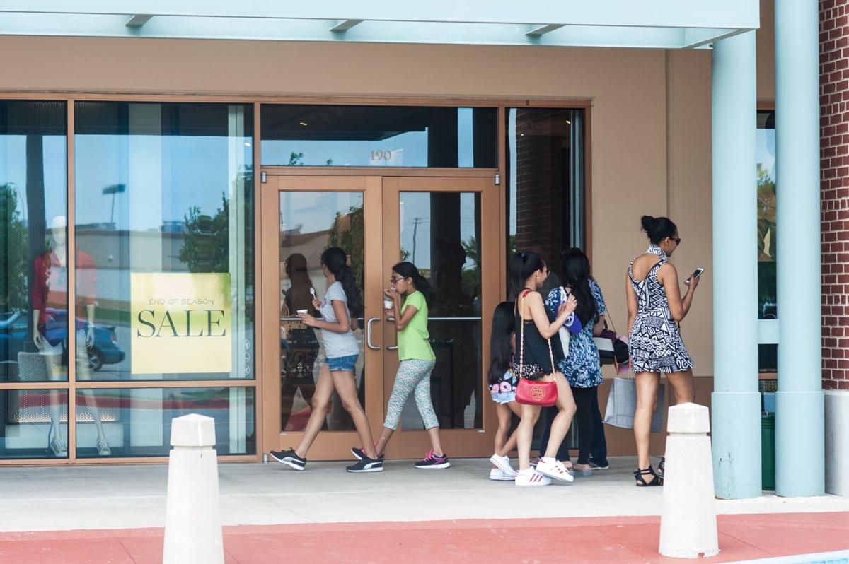 Information & Events - Allen Premium Outlets Ohio Station Outlets is an exurban shopping center featuring vintage trains, fabulous national retail outlet stores and established Ohio based retailers known as The Market Platform.