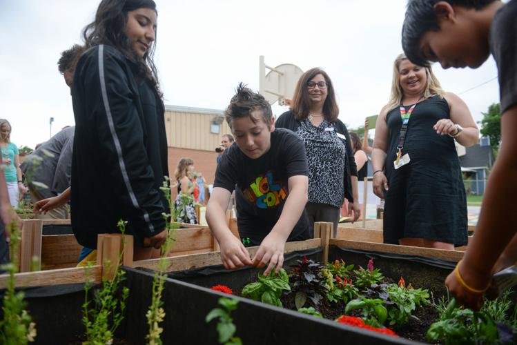 College Street Elementary opens new garden News