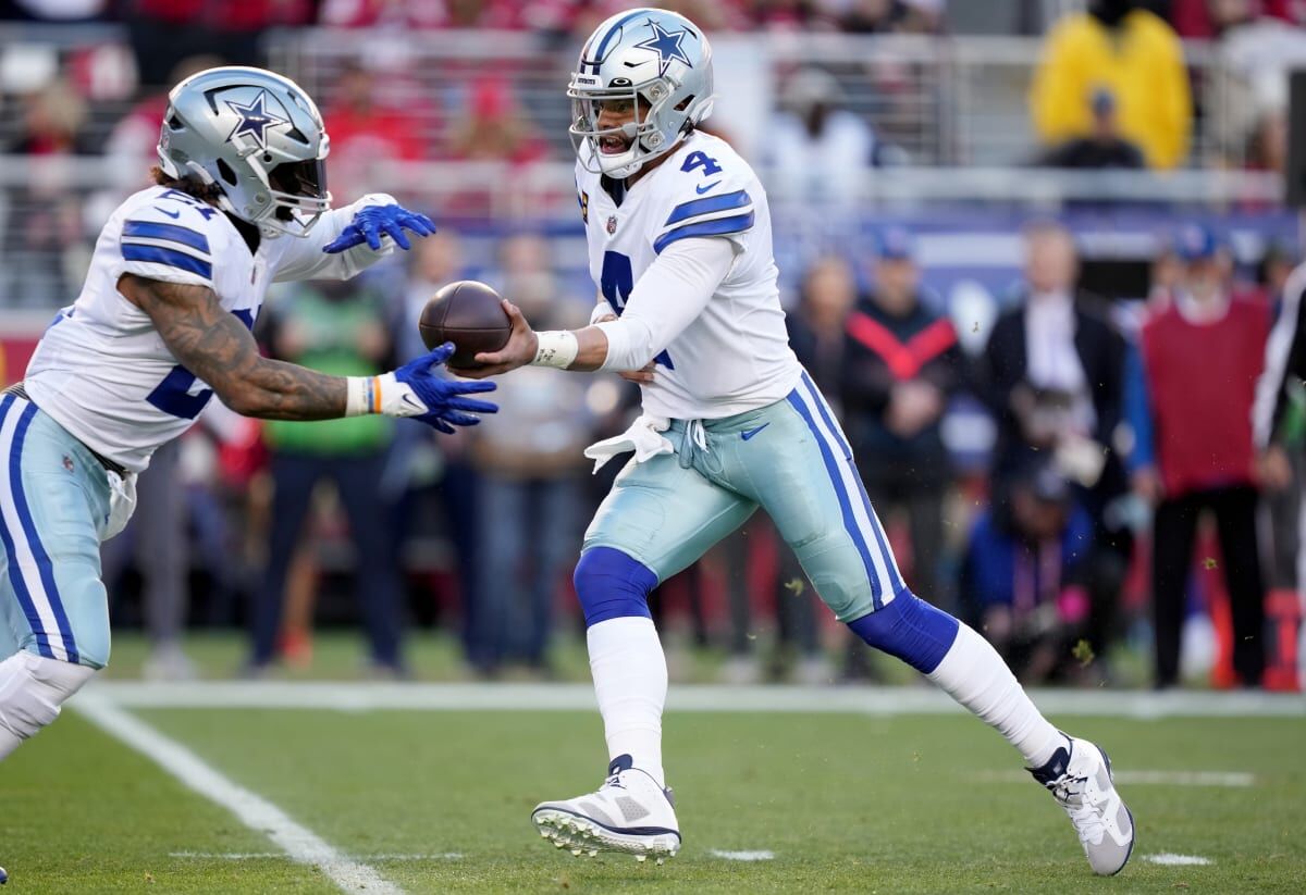 Ezekiel Elliott is at a career crossroads. Could this be his last season  with the Cowboys?