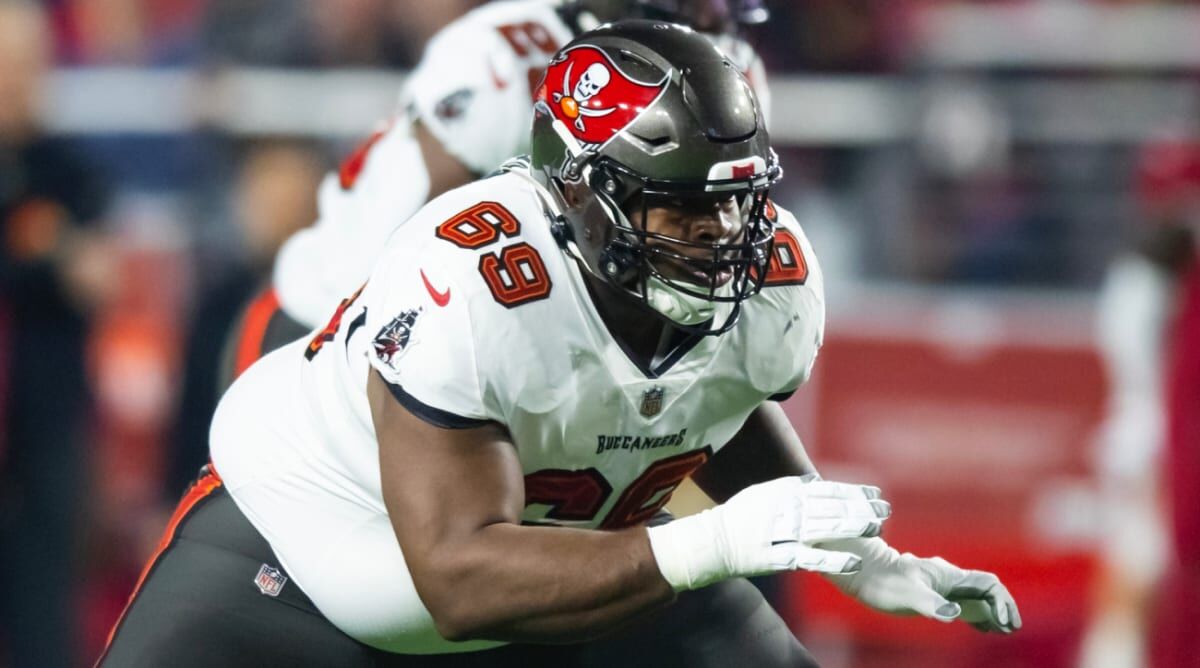 Bucs trade offensive lineman Shaq Mason to Texans: report