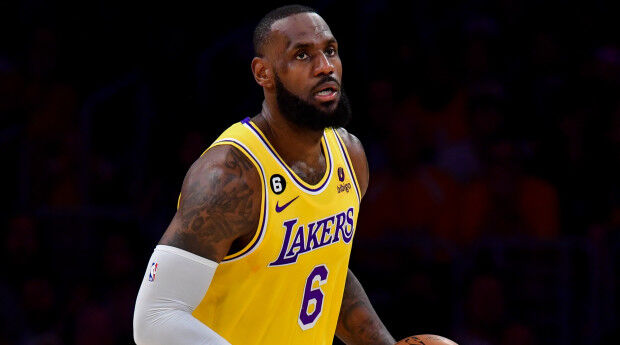 Lakers confirm plans to retire LeBron James' jersey when he's