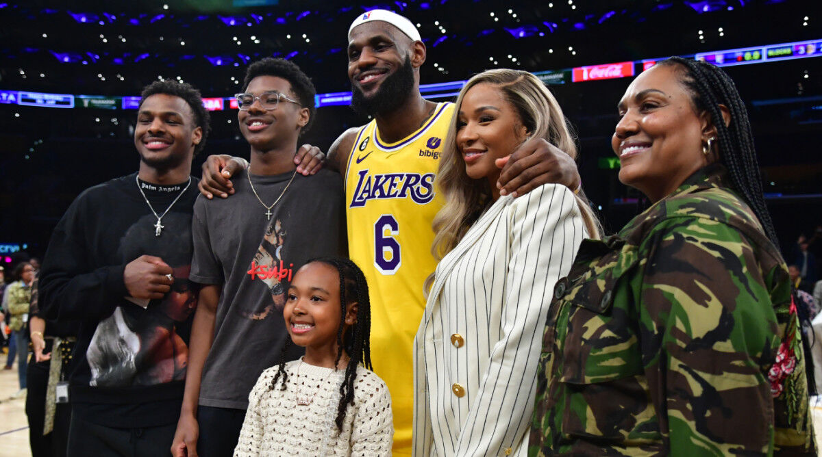 LeBron James's second son Bryce switches schools to further basketball  career - India Today