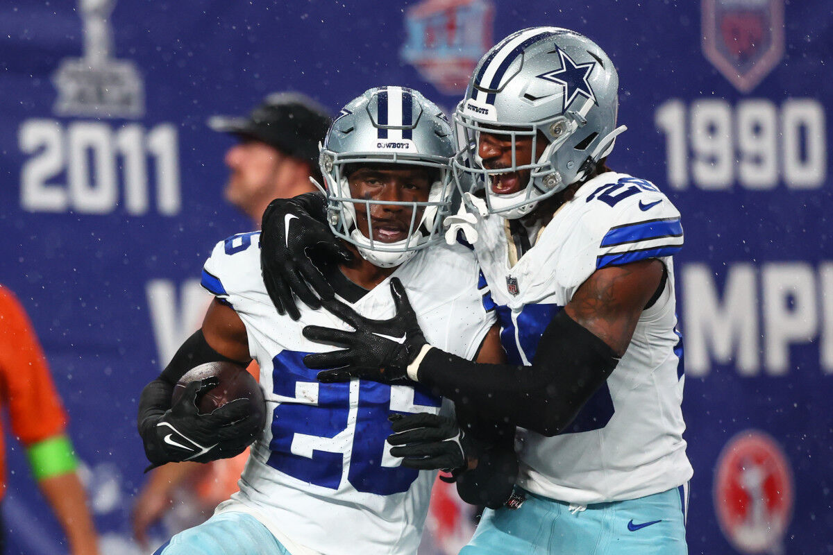 Kearse, Bland Deliver Presents to Dallas Offense