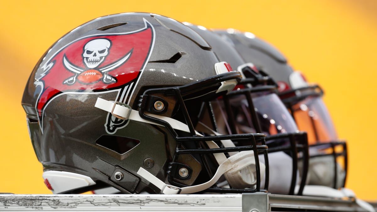 Bucs' Leftwich removes name from Jaguars head coaching search