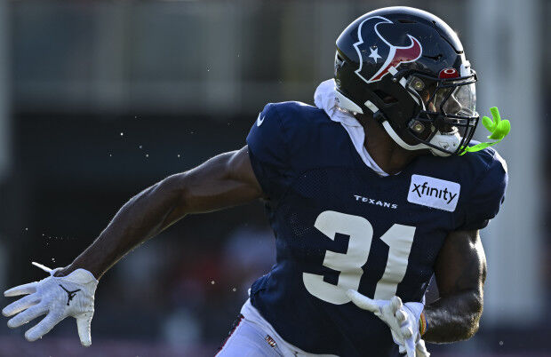 Texans' John Metchie III on the field at voluntary minicamp after