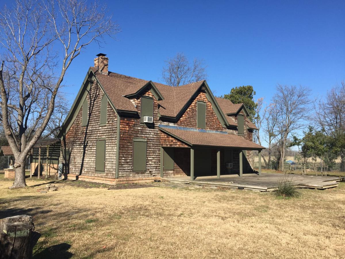 Collinwood House Still Standing City Looks To Relocate The Historic Home In Coming Months collinwood-house-still-standing-city-looks-to-relocate-the-historic-home-in-coming-months