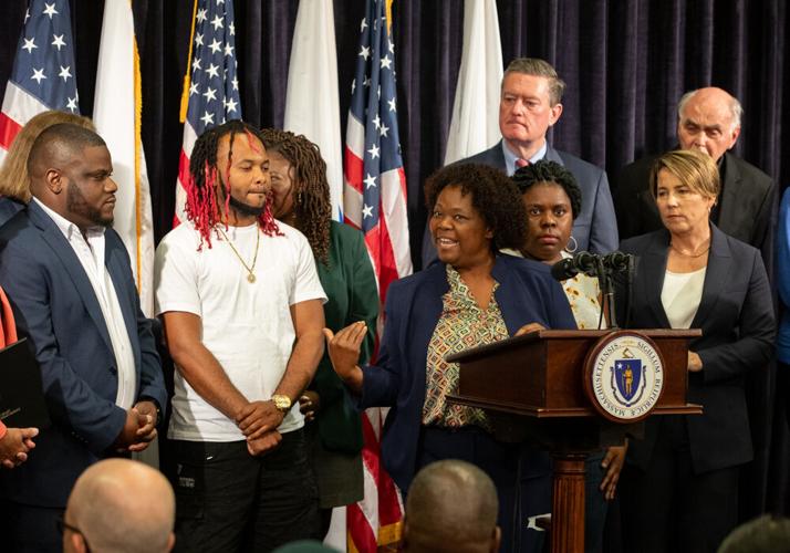 State Asks Residents To Host Immigrant Families As Shelter System