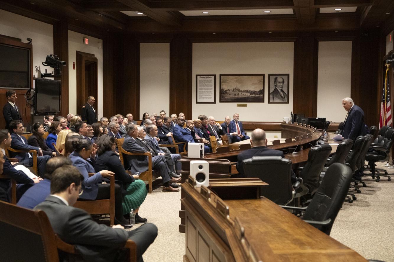 Mariano Targets Changes to Legislative Calendar House of