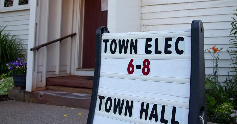 Poll: Voters support Healey, but uncertain about state's future
