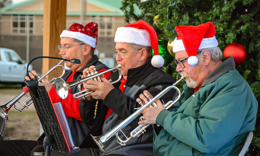 2022 Oak Island Christmas Tree Lighting Photo Gallery Photo & Video