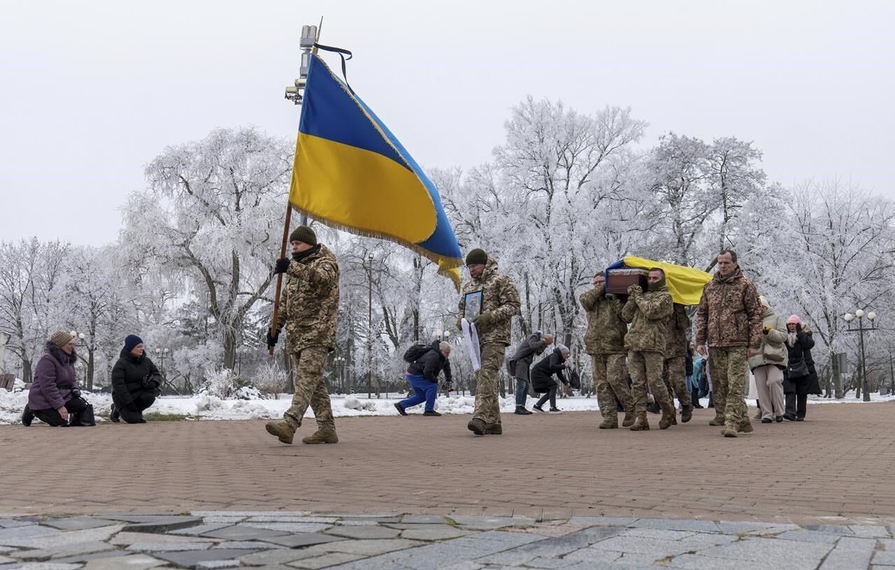 White House Pressing Ukraine To Draft 18-year-olds So It Has Enough ...